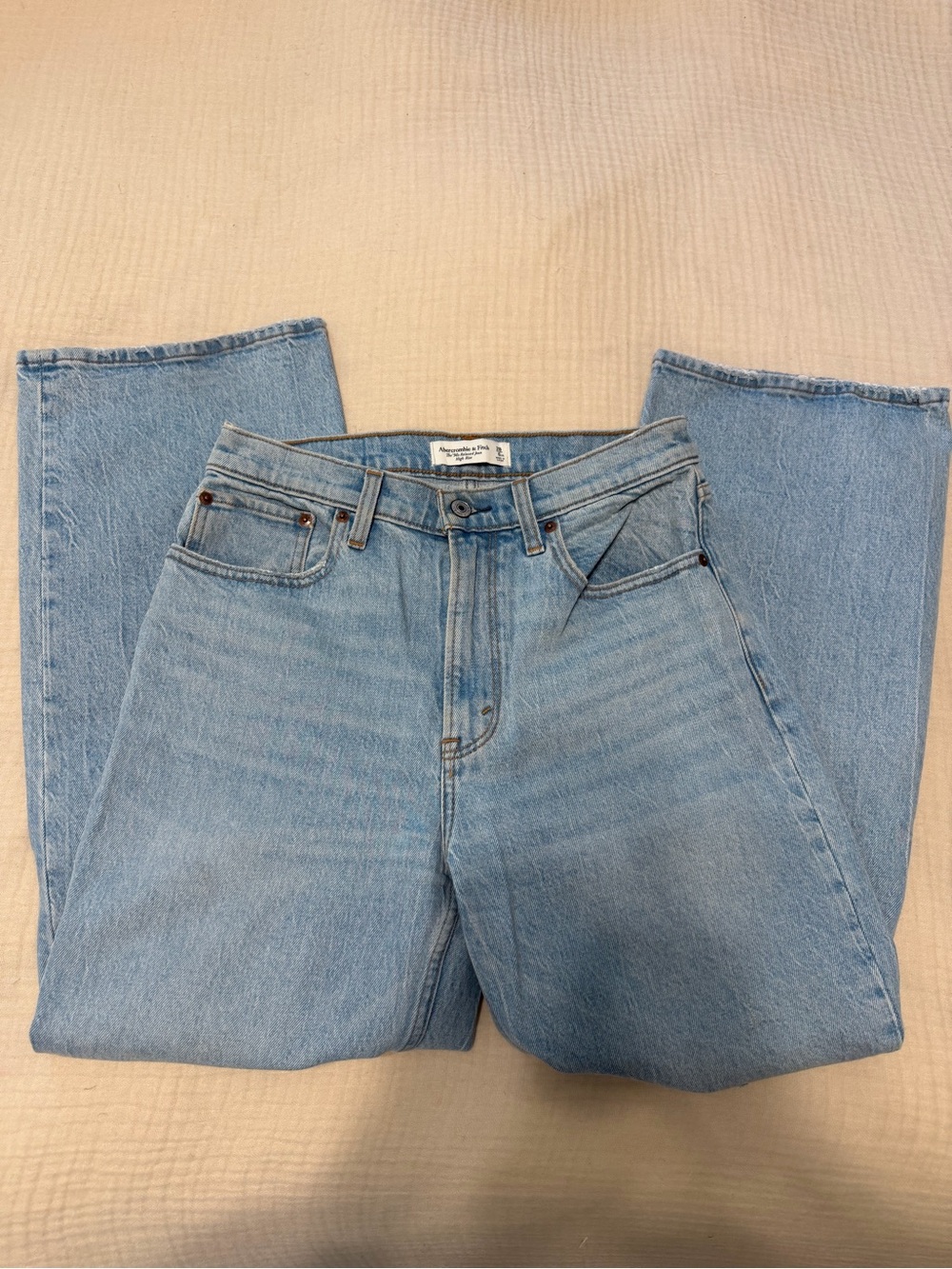 Abercrombie 90s high rise relaxed jean